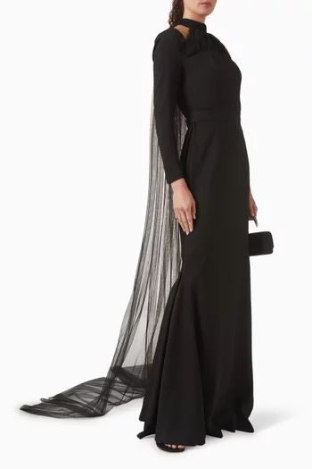 فستان بأكتاف مكشوفة