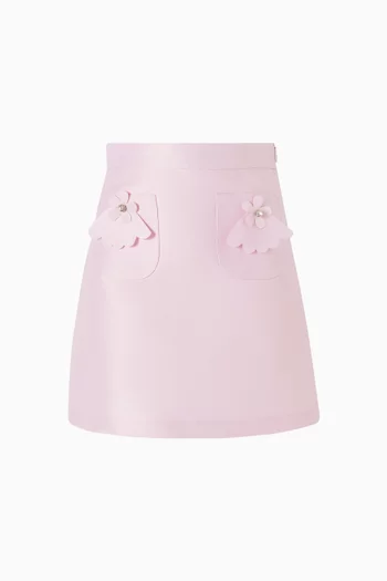 تنورة مزينة بزهور بارزة