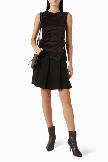 بلوزة مخمل بفتحة رقبة غير متماثلة