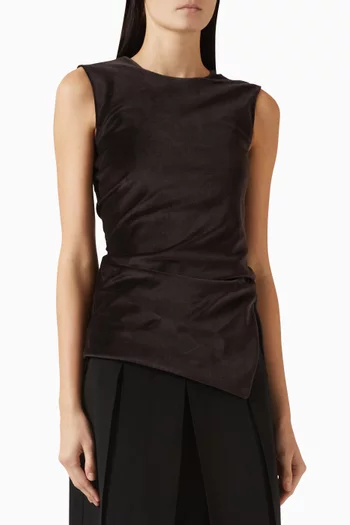 بلوزة مخمل بفتحة رقبة غير متماثلة