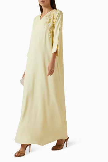 قفطان مطرز بالخرز