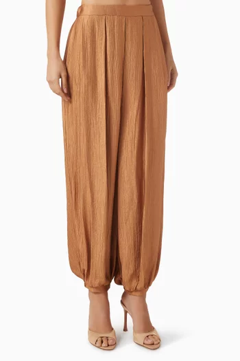 بنطال بقصة واسعة