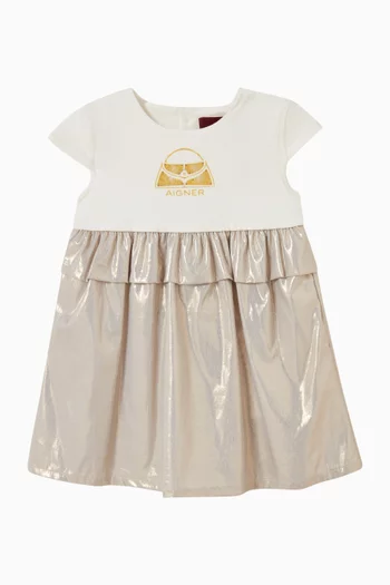 فستان كشكش بشعار الماركة