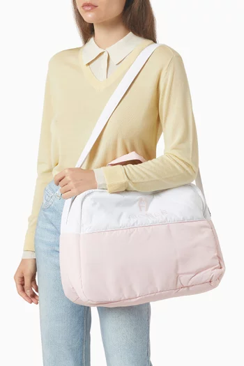 حقيبة مستلزمات أطفال بشعار الماركة