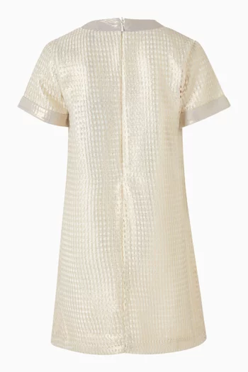 فستان بشعار الماركة