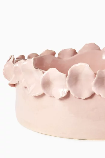 طبق كبير مزين ببتلات زهور خزف