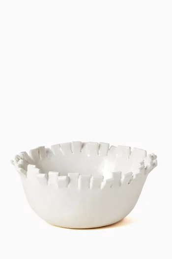 وعاء مزين بفتحات خزف