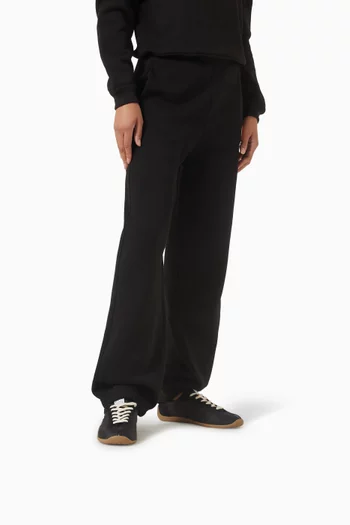 سنيكرز سترايكر أسفل الكاحل بتصميم مسطح