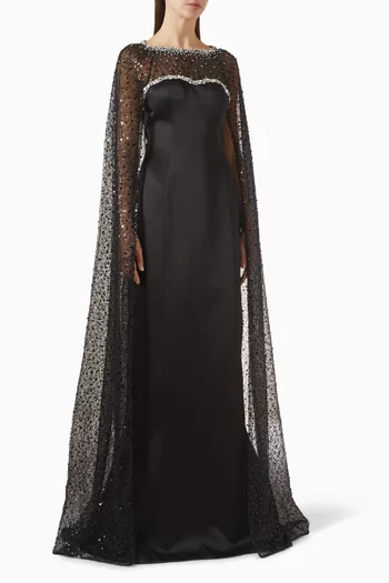 فستان سهرة بأكمام بنمط كاب وتطريزات