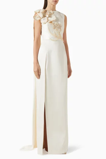 فستان طويل بزهور بارزة