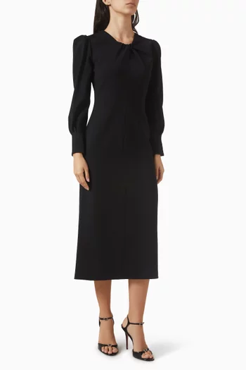 فستان متوسط الطول بعقدة