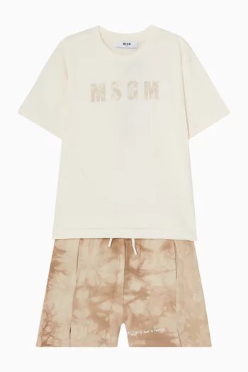 شورت رياضي بصباغة العقد والربط