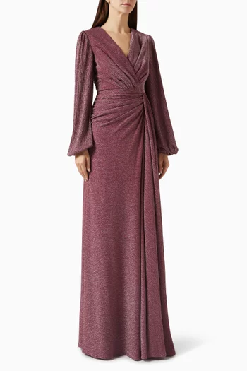 فستان بكشكش وفتحة رقبة على شكل حرف V