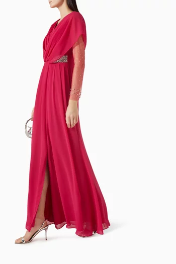 فستان بفتحة ومطرز