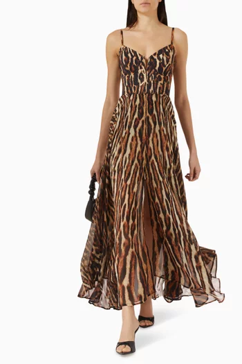 فستان فيكسن بتصميم مشد وفتحة سكوبا