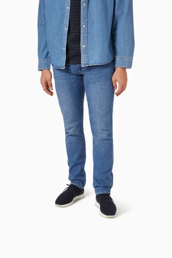 سنيكرز رياضي بتصميم منسوج