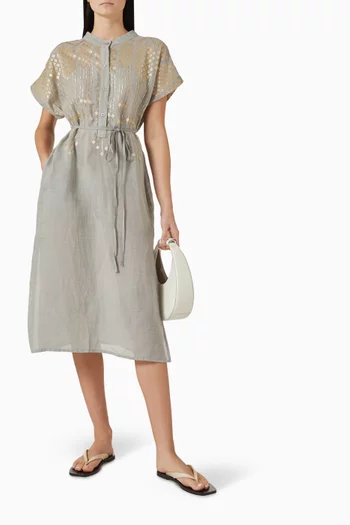 فستان مطرز بحزام