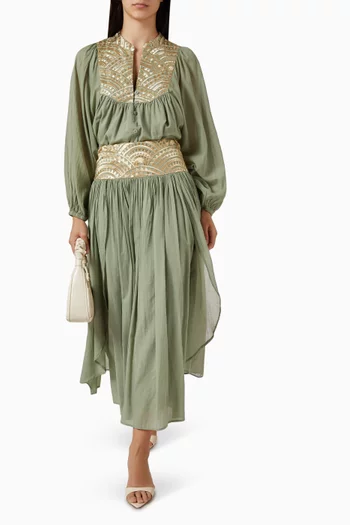 تنورة طويلة بقصة غير متماثلة