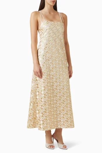 فستان مطرز بظهر مكشوف