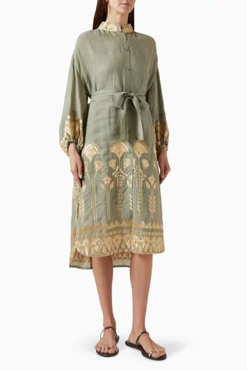 فستان متوسط الطول مطرز بحزام