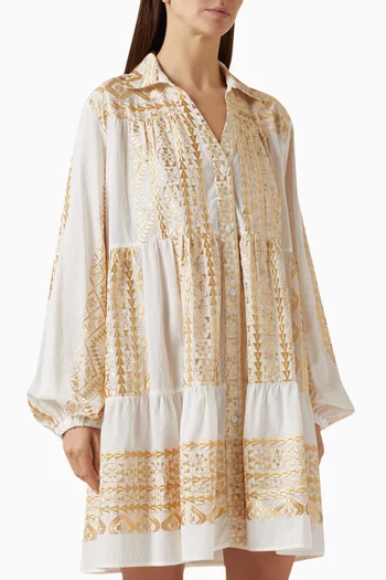 فستان قصير مزين بتطريزات