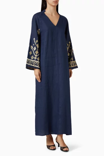 فستان متوسط الطول مزين بتطريزات