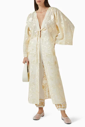 فستان مطرز برباط في الأمام