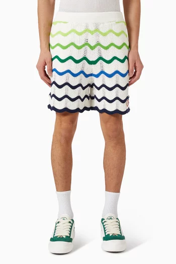 شورت بخطوط مموجة نسيج كروشيه