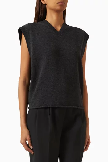 سترة صوف مارينو بنمط فيست وفتحة رقبة على شكل حرف V‏