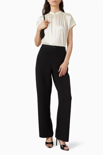 بلوزة بكشكش عند الرقبة حرير