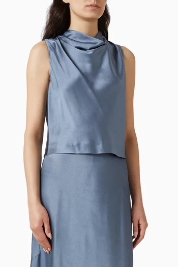 بلوزة قصيرة بفتحة رقبة منسدلة ستان