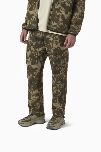 Zoom Vomero Roam Sneakers in Mesh