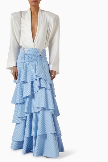 تنورة طويلة بطبقات متعددة وكشكش