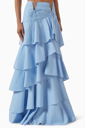 تنورة طويلة بطبقات متعددة وكشكش