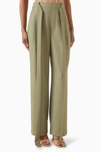 بنطال بقصة ساق مستقيمة