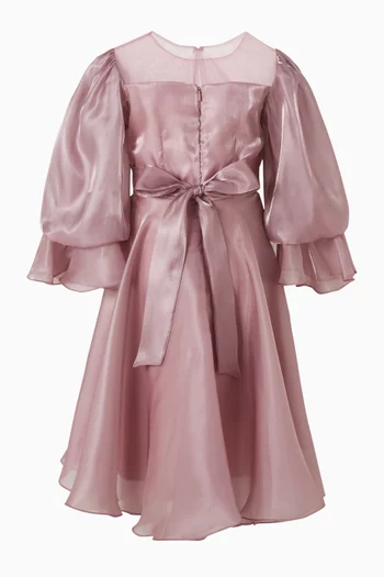 فستان بوردة بارزة وحافة قصيرة من الأمام وطويلة من الخلف