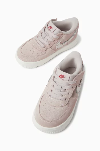 سنيكرز فورس 1 ال في 8 سهل الارتداء أسفل الكاحل