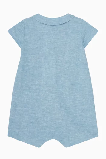 جمبسوت قصير بتطريز شعار الماركة على الصدر