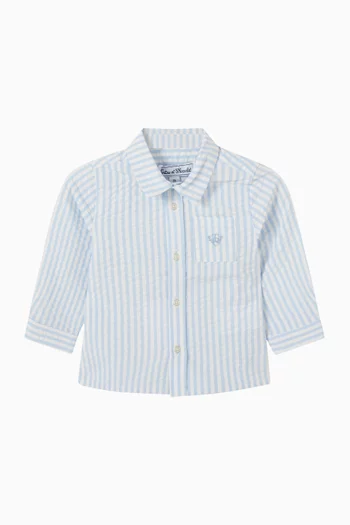 قميص بنقشة مخططة وأزرار