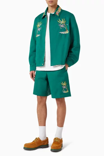 شورت بأحرف الماركة ونقشة ماسات جاكار