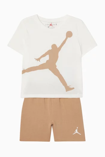 طقم بشعار رجل يقفز بحجم كبير