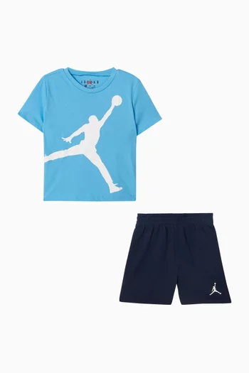 طقم بشعار رجل يقفز بحجم كبير