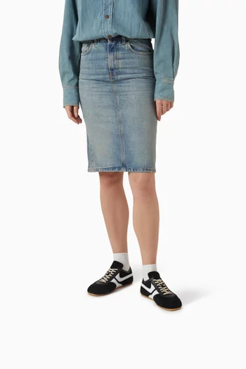 سنيكرز بتصميم رفيع شمواه