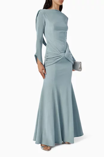 فستان سهرة بتصميم متقاطع وقصة ذيل السمكة