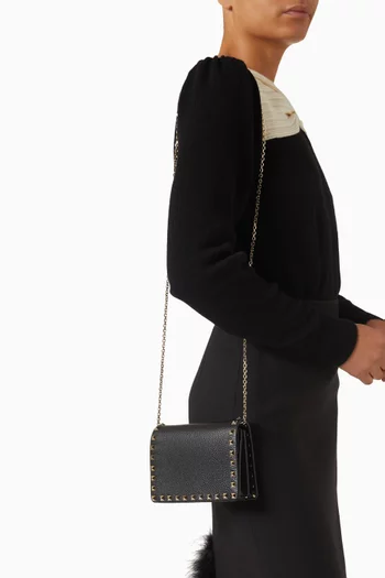 حقيبة صغيرة بسلسلة وحلي هرمية جلد عجل حبيبي