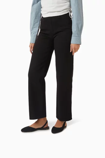 حذاء بسير خلفي ومقدمة مدببة وكعب مسطح