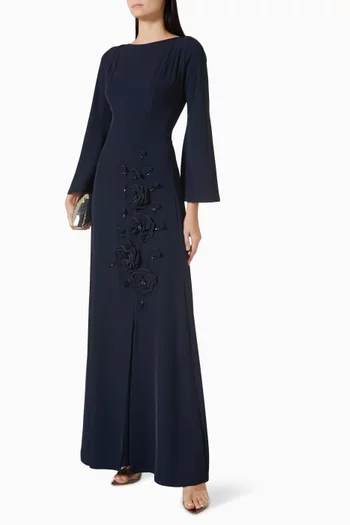 فستان طويل مطرز بنقشة زهور