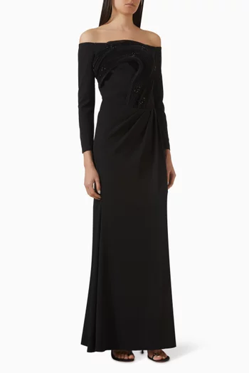 فستان سهرة بأكتاف مكشوفة