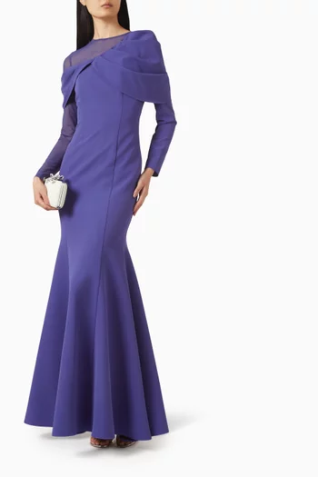 فستان بجزء من قماش شبكي وحافة بقصة ذيل السمكة