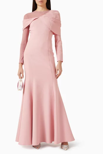 فستان بجزء من قماش شبكي وحافة بقصة ذيل السمكة